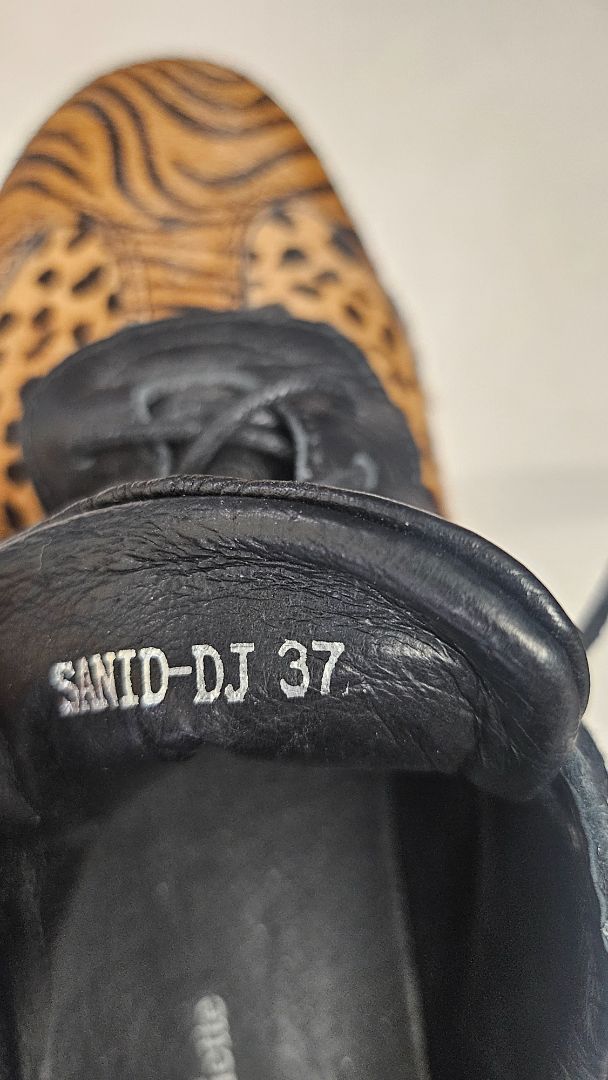 Django & Juliette Animal Print Sneaker (37)