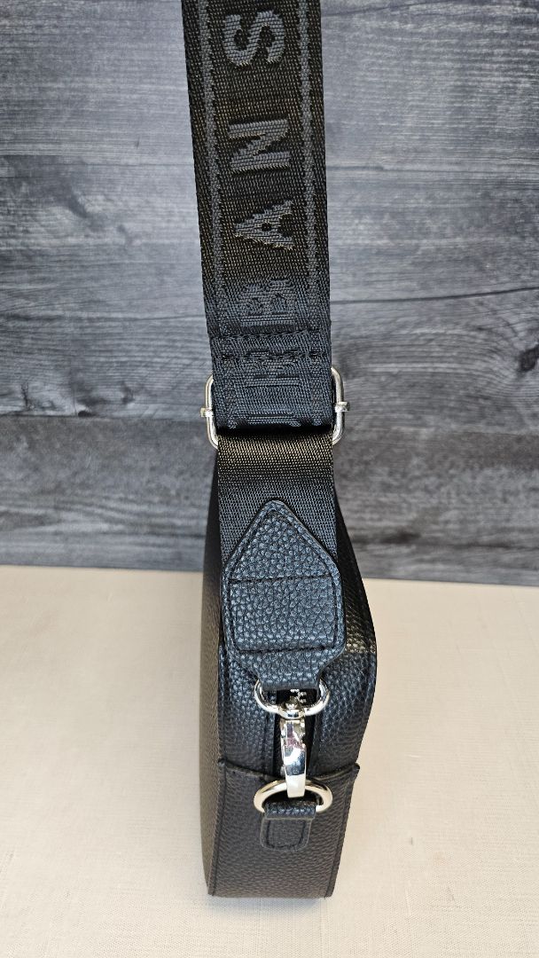 Urban Status Black Crossbody Bag 16x22cm