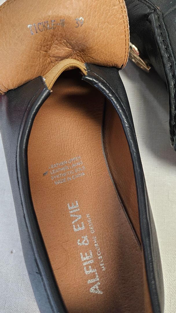 Alfie & Evie Black Loafer (39)