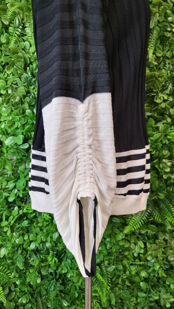 Pol Black/White Contrasting Knit Top (12-14)