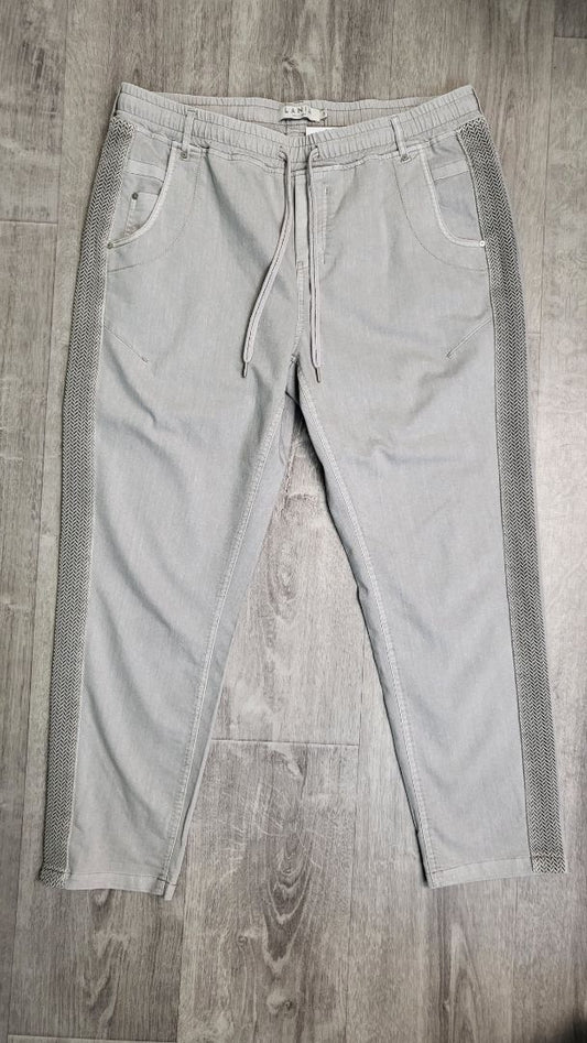 Lania The Label Natural Zane Boyfriend Jean (16)