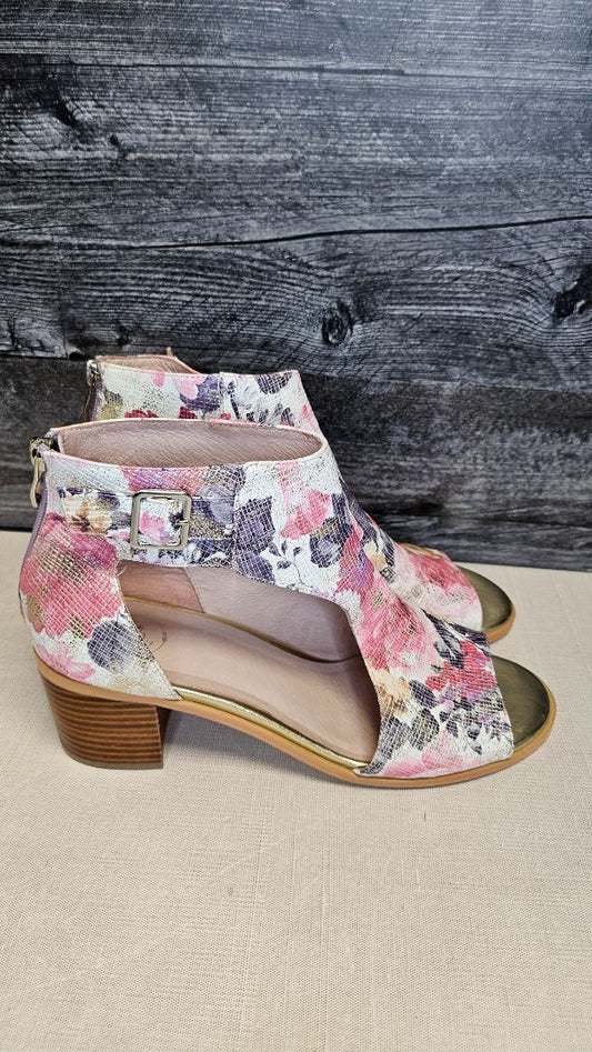 Oli Floral Leather Print Heel (41)