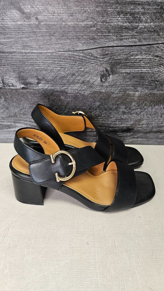 Silver Lining Black Leather Heel (39)