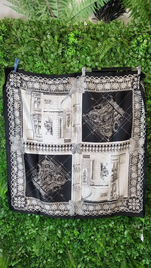 Unknown Black/Cream Square Scarf