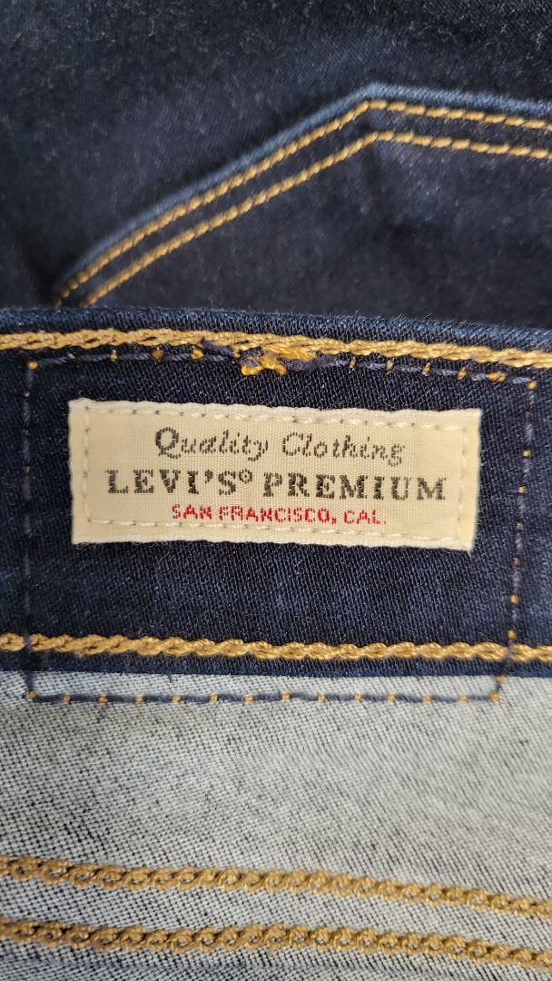 Levi Dark Blue Shaping Straight Jeans 314 (12-14)