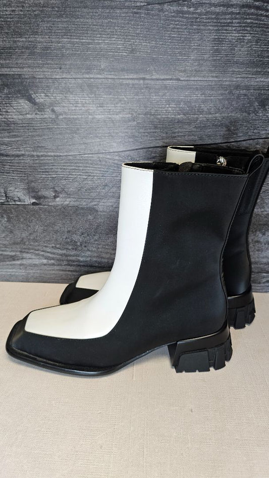 Minx Black/White Elite Boots NEW (37)