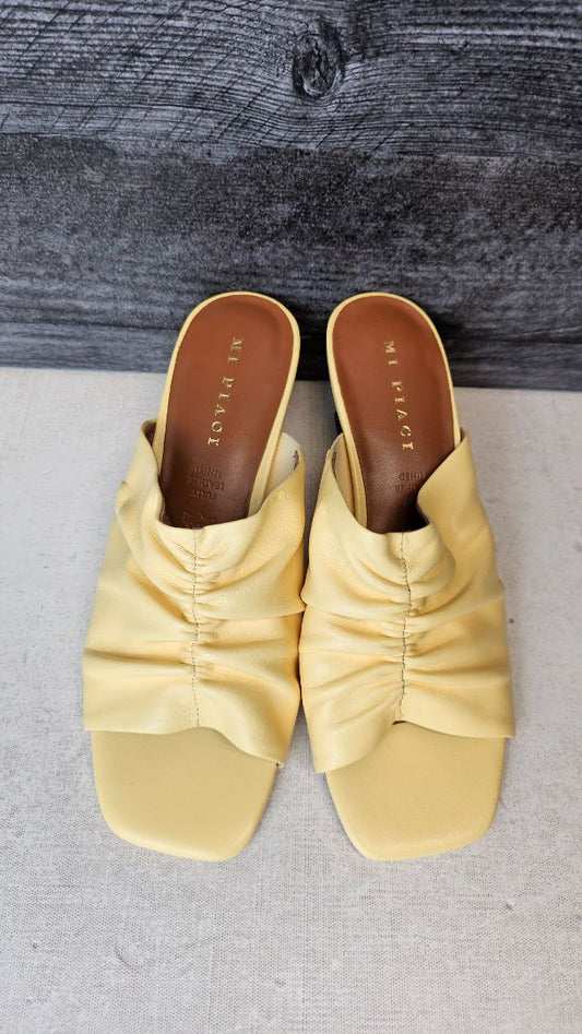 Mi Piaci Yellow Ruched Slide (37)