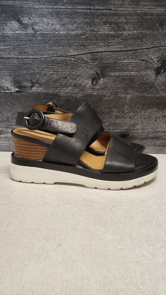 Isabella Anselmi Black Wedge Sandal (38)