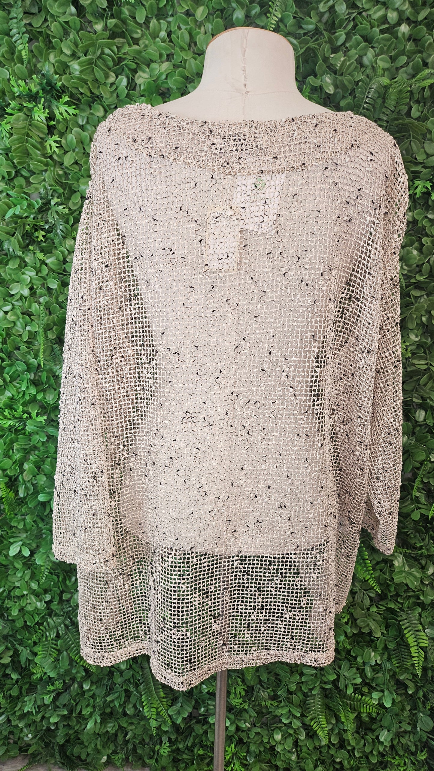 OLLA OH Natural Mesh Button Cardigan BNWT (16-18)
