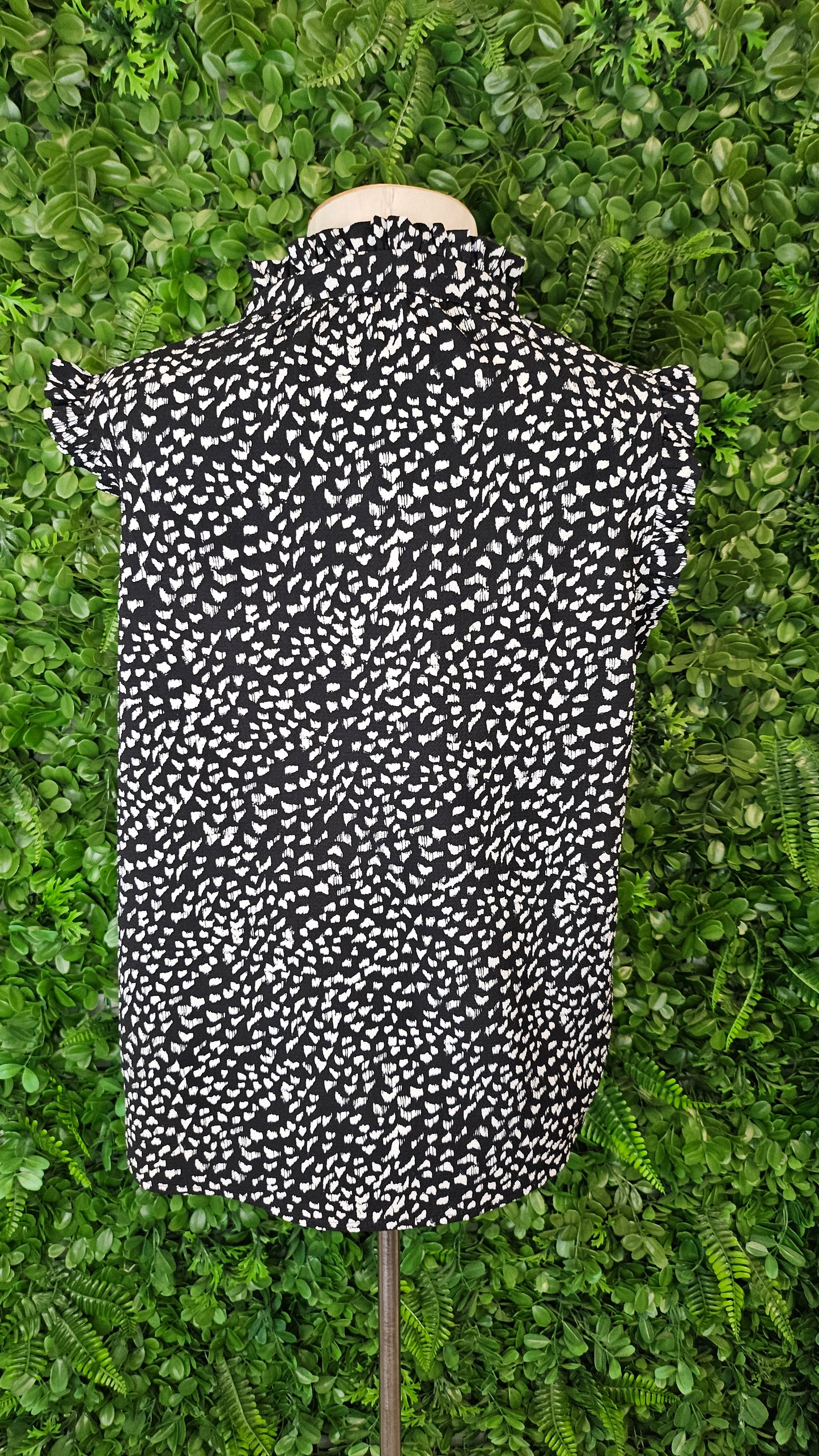 Decjuba B/W Sleeveless Top (8)