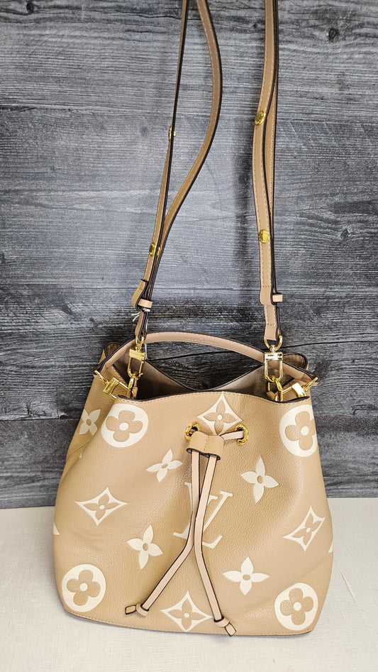 Copy Beige LV 32x24x16cm