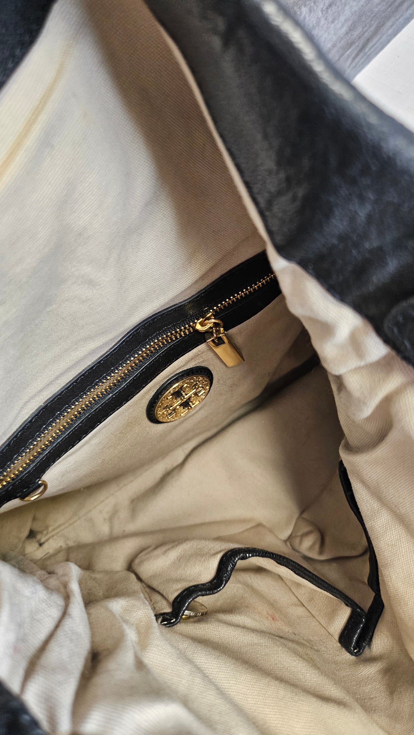 Tory Burch Black Leather Crossbody Bag 25x32x4cm