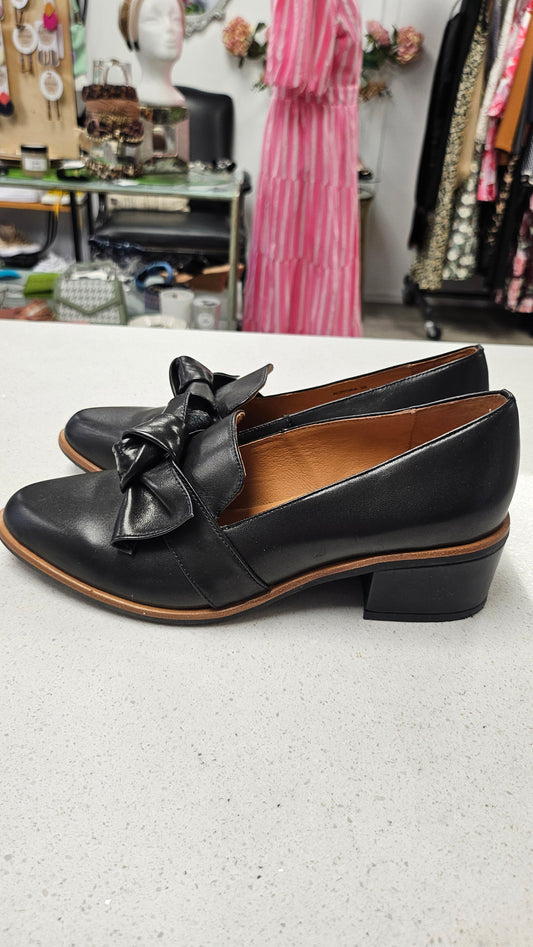 Isabella Anselmi Black Bow Loafer (38)