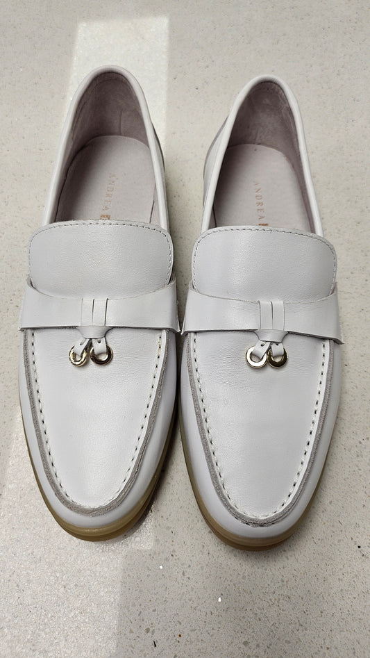 Isabella Anselmi Vintage Cream Slip On Loafer (37)