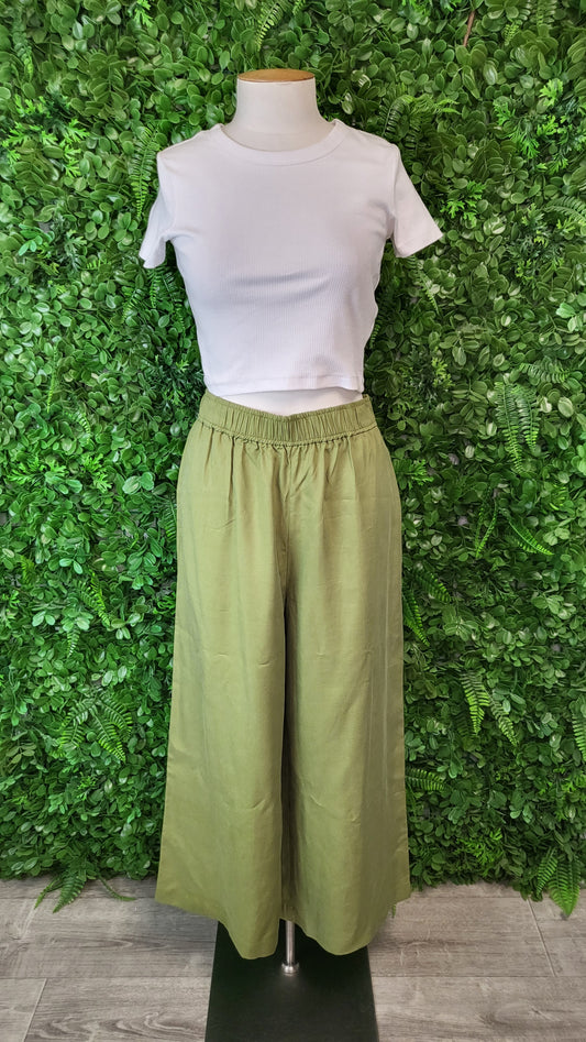 Stella + Gemma Olive Wide Crop Pants (12)