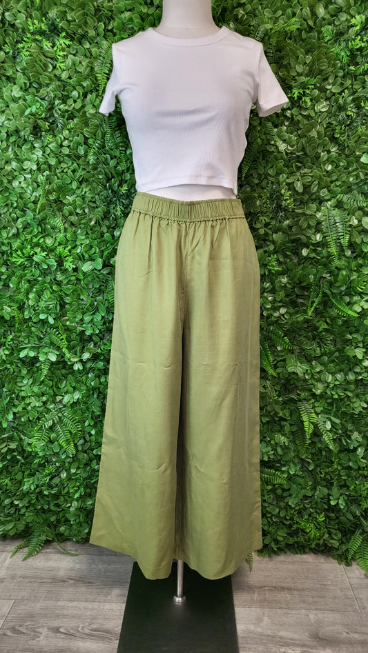 Stella + Gemma Olive Wide Crop Pants (12)