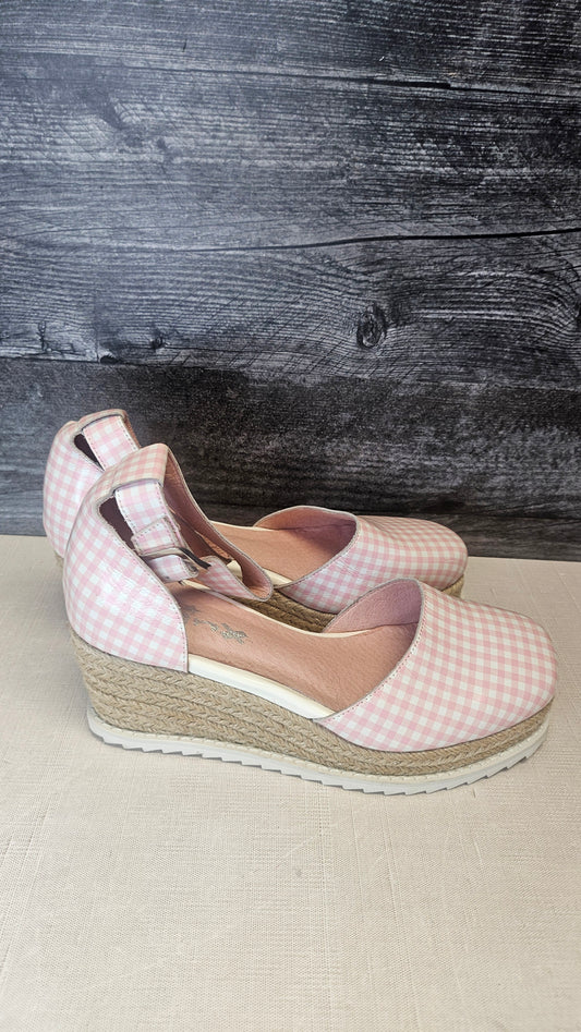 Minx Pink Mary-Jane Wedge (38)