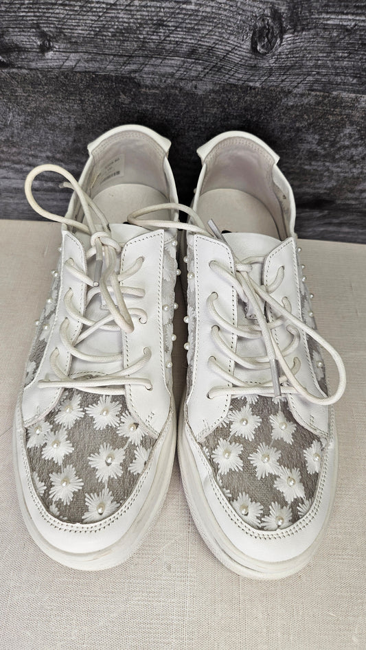 Gelato White Lace Sneaker (39)