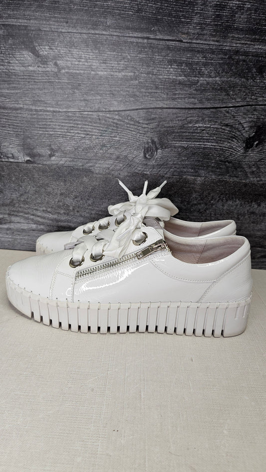 Django & Juliette White Platform Sneaker (39)