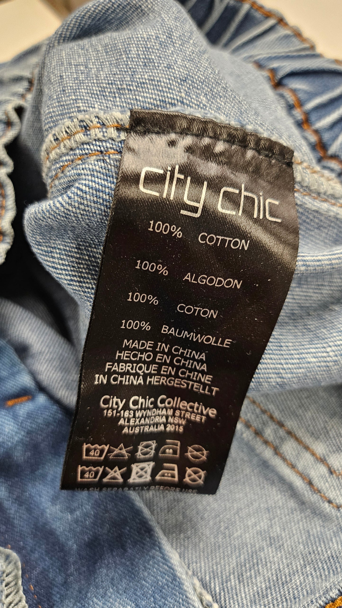 City Chic Light Wash Harley Highrise Crop (18)