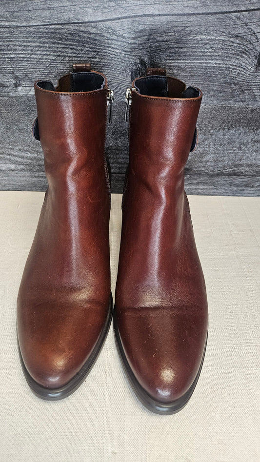 Dorking Brown Ankle Boots (39)