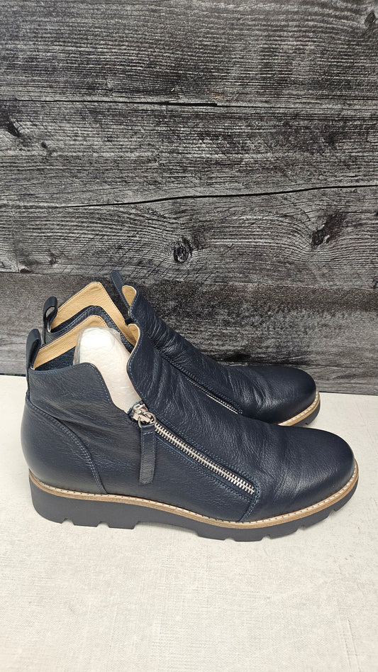 Django & Juliette Navy Leather Zip Boot (41)