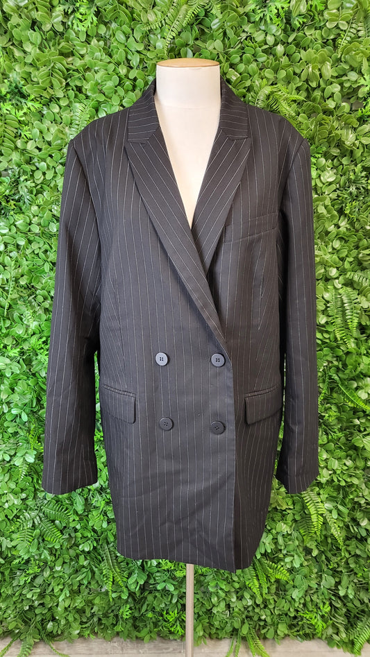 Decjuba Pinstripe Oversized Blazer (18)
