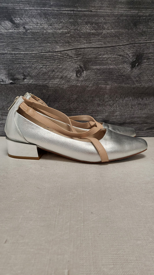 Mi Piaci Silver Ballet Flats (40)