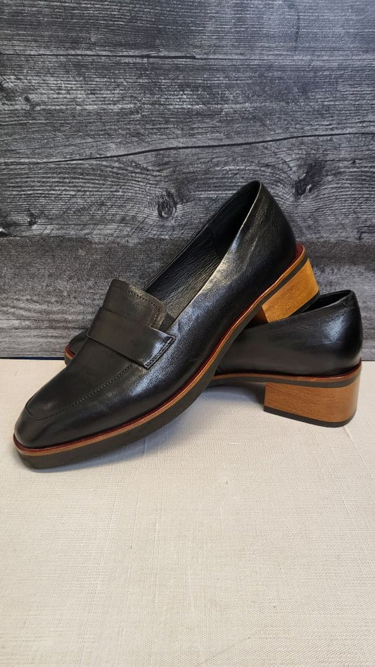 Belle Scarpe Black Leather Loafer (41)
