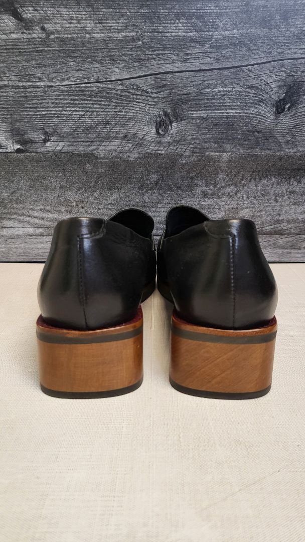 Belle Scarpe Black Leather Loafer (41)