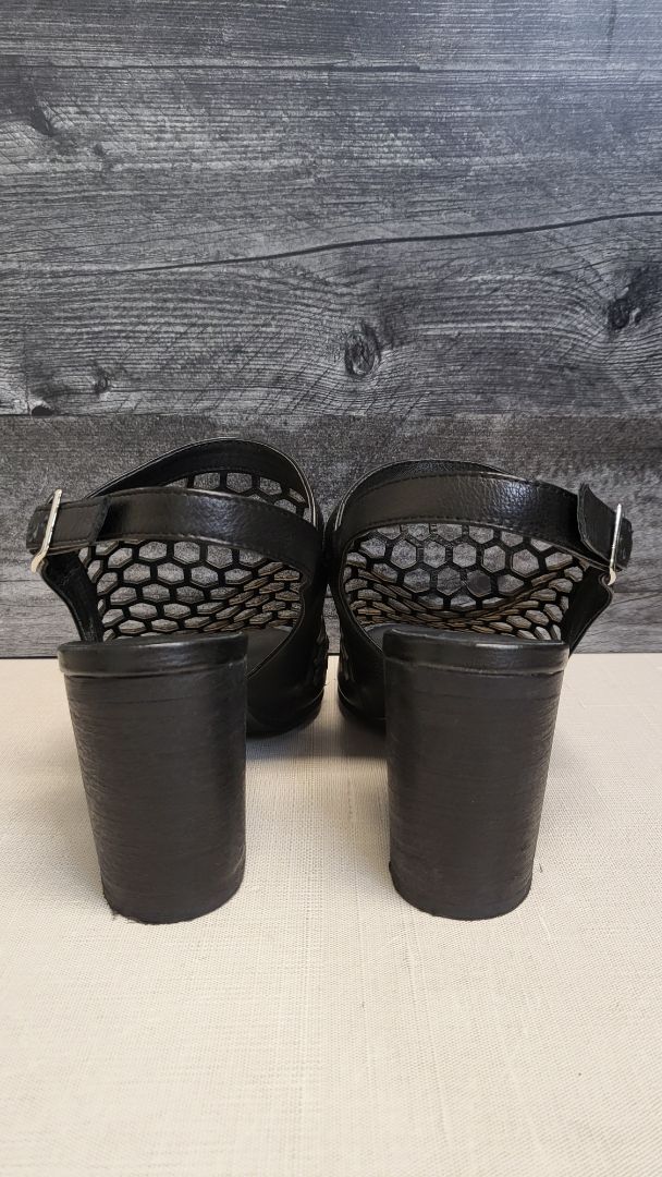 Django & Juliette Black Leather Lattice Heel (41)