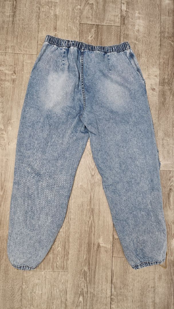 Max Light Wash Parachute Jean (14)
