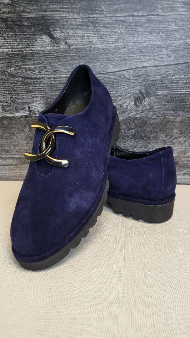 Minx Navy Suede Shoe (39)
