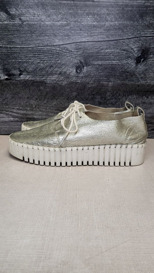 Django & Juliette  Metallic Sneaker (37)