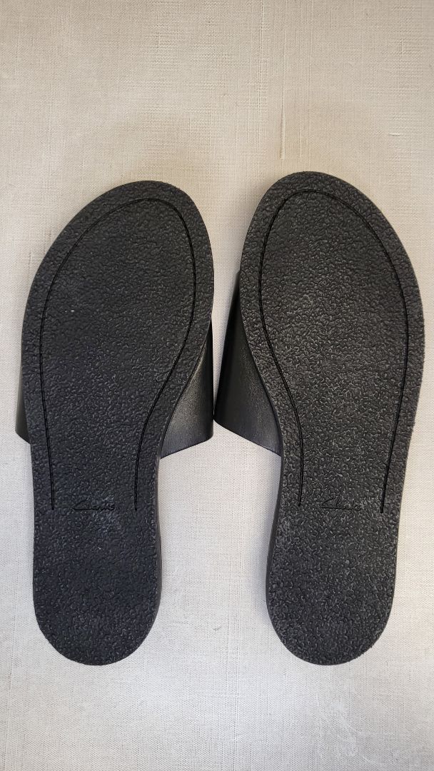 Clarks Black Leather Slide (39)