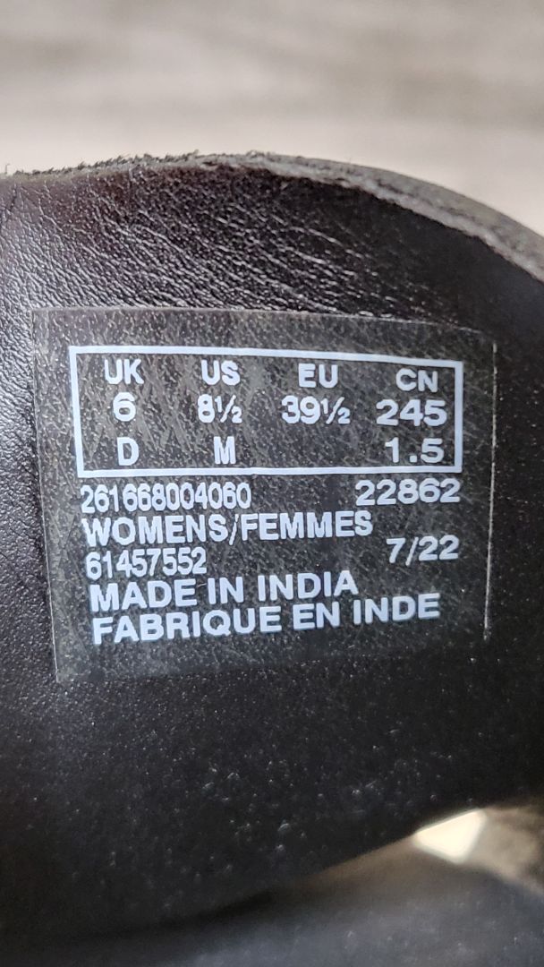 Clarks Black Leather Slide (39)