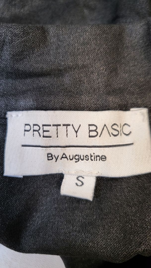 Pretty Basics Black Coated Jacket (10)