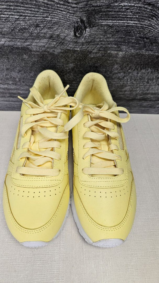 Reebok Yellow Classic Sneaker (37.5)