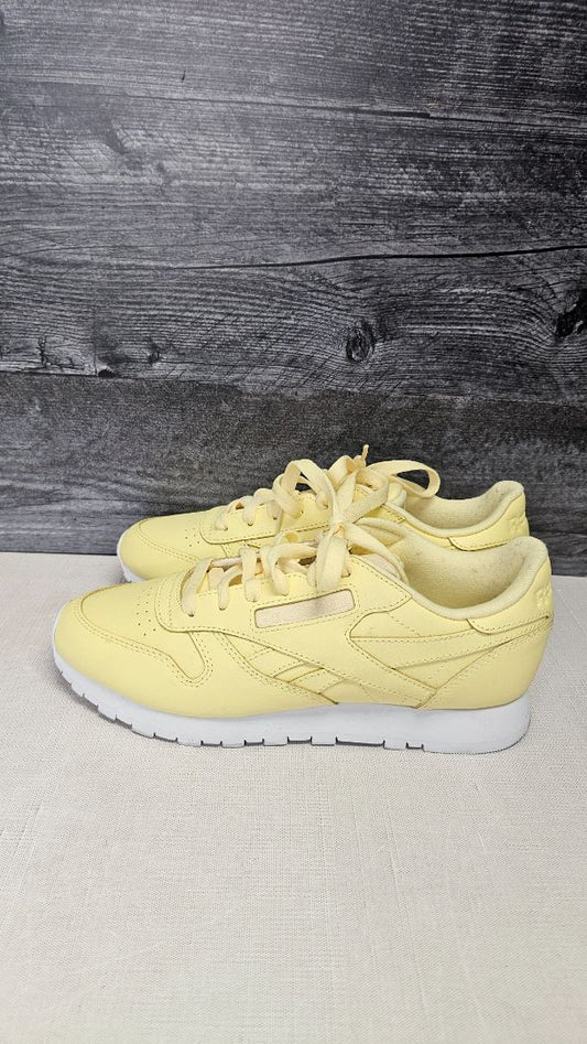 Reebok Yellow Classic Sneaker (37.5)