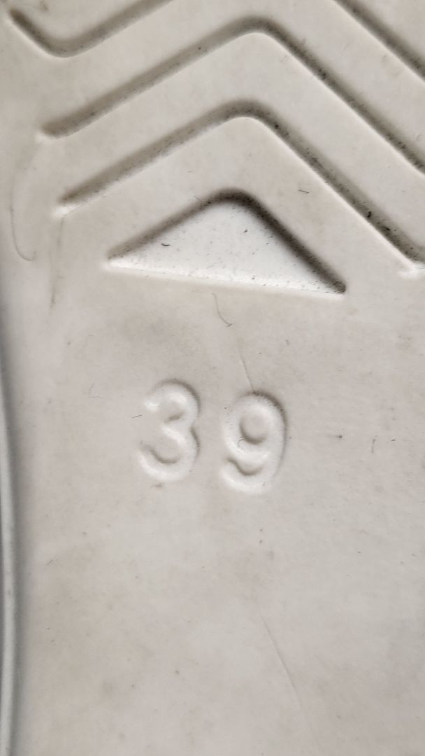 Diana Ferrari Tan Leather Sneaker (39)