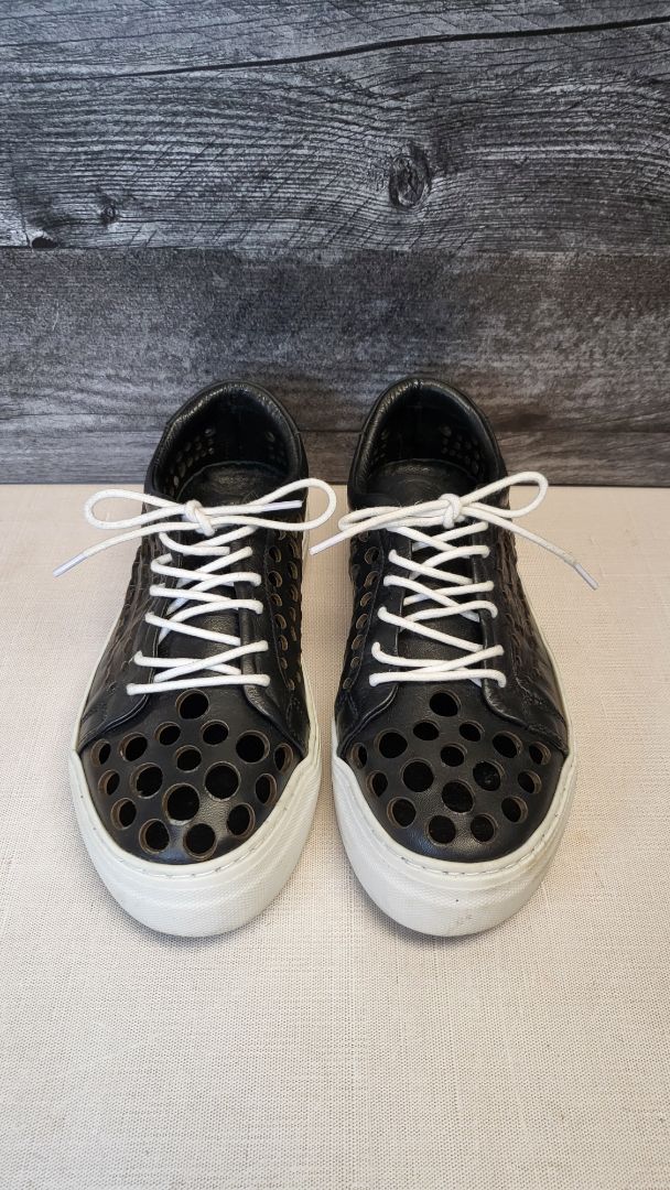 Mago Black Leather Sneaker (37)