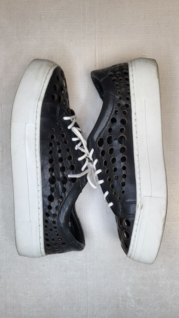 Mago Black Leather Sneaker (37)