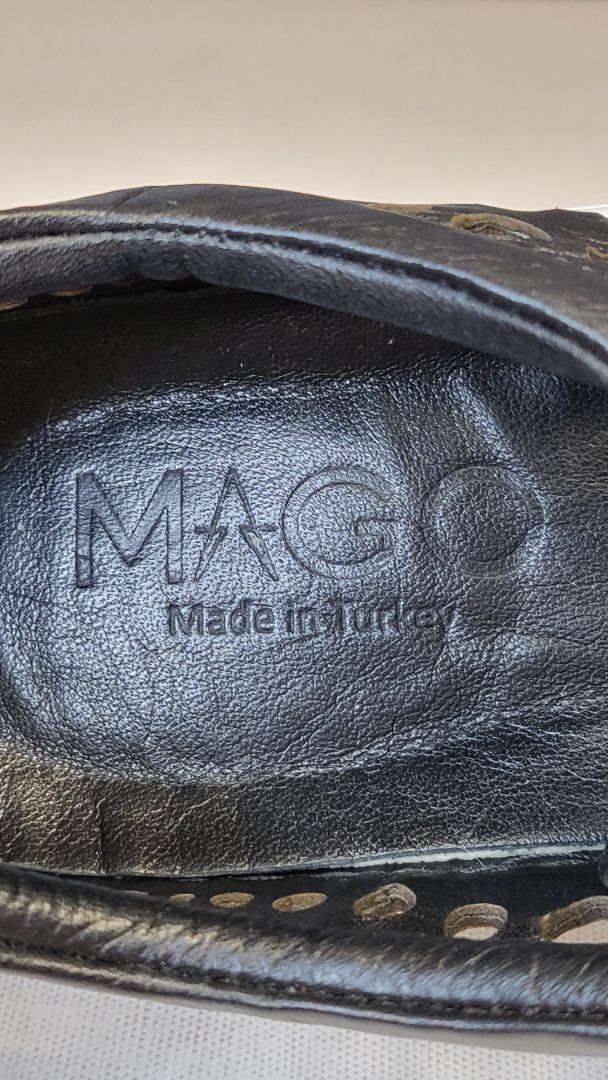 Mago Black Leather Sneaker (37)