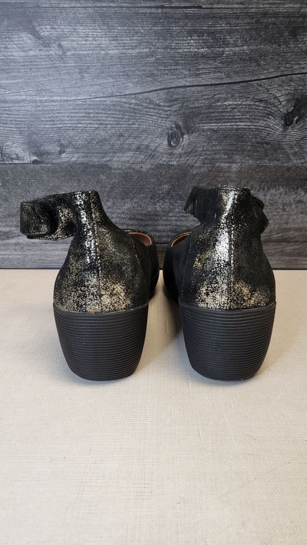 Taking Shape Black Wedge Heel (41)