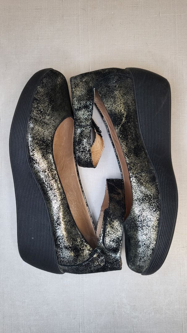 Taking Shape Black Wedge Heel (41)