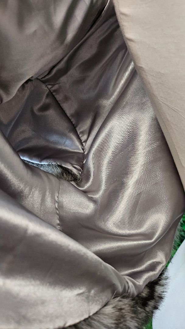 Unknown Silver Grey Faux Fur Caplet (12-14)