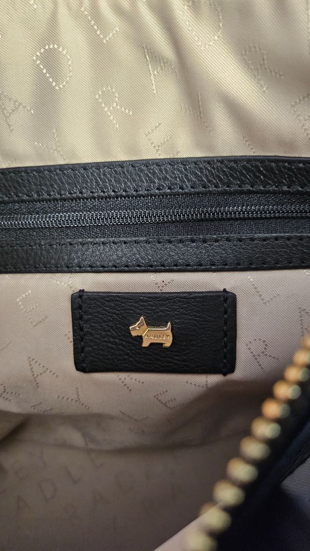 Radley Black Leather Bag (30x24x15cm)