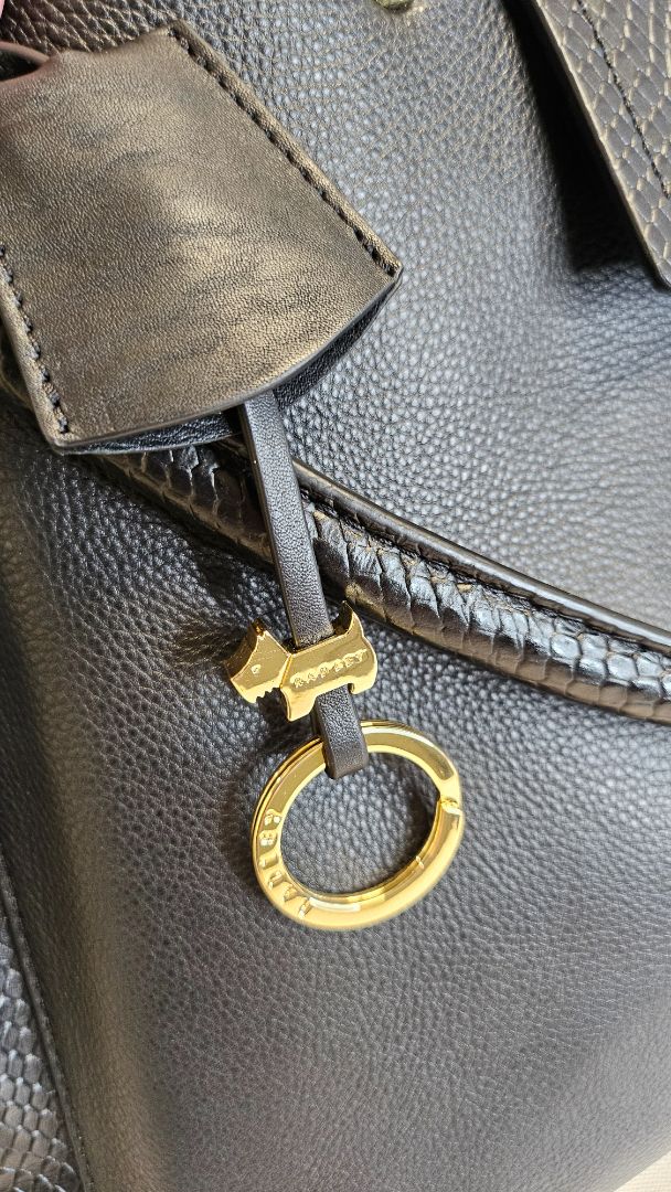 Radley Black Leather Bag (30x24x15cm)