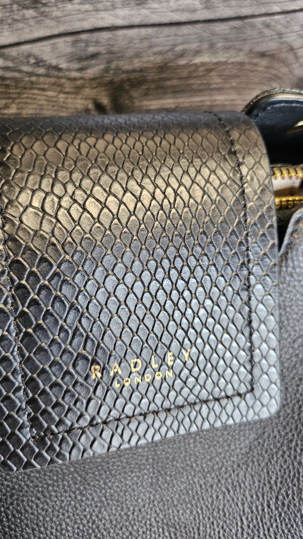 Radley Black Leather Bag (30x24x15cm)