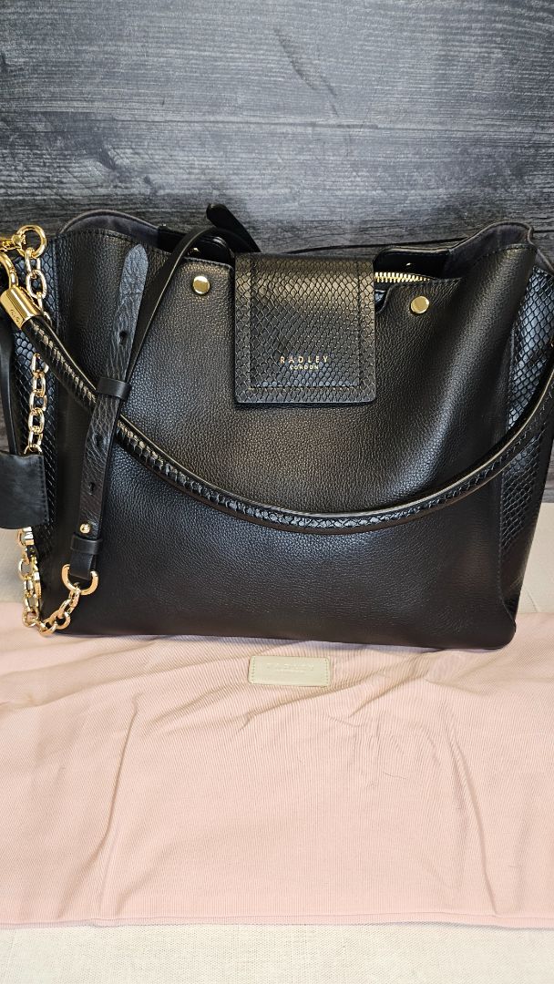 Radley Black Leather Bag (30x24x15cm)